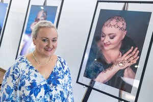 Vėžiu susirgusi Irina džiaugiasi ypatinga dovana: nuotraukose neatpažįsta savęs