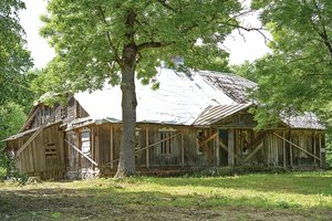 Paveldosaugininkų saugomą medinį dvarą nuo griūties gelbės ne savivaldybė
