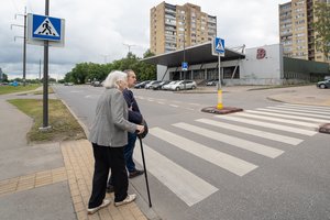 Gatvelės šioje Kauno vietoje – dar kraupesnės už šalia stūksantį pastatą vaiduoklį: valdžia siūlo remontuotis patiems