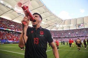 Dar vienas „Euro 2024“ skandalas: po Albanijos žaidėjo įžeidžiančių skanduočių – UEFA tyrimas