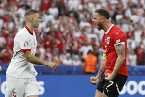 Smūgis kaimynams: nuo austrų antausį gavę lenkai atsidūrė ant „Euro 2024“ bedugnės krašto