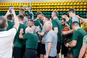 Buvęs rinktinės gynėjas J. Valančiūno netekties nesureikšmina – mano, kad Lietuva dėl to gali būti dar pavojingesnė