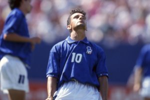 Italijos futbolo legendos košmaras – plėšikai įsiveržė į namus, sužalojo, užrakino kambaryje bei apvogė