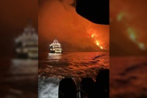 Iš jachtos paleisti fejerverkai sukėlė gaisrą Graikijos Hidros saloje