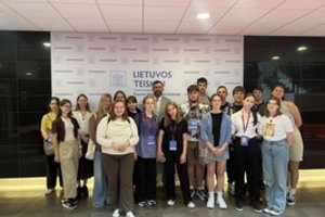 Kauno apygardos teisme lankėsi „VDU Vasaros mokyklos“ mokiniai