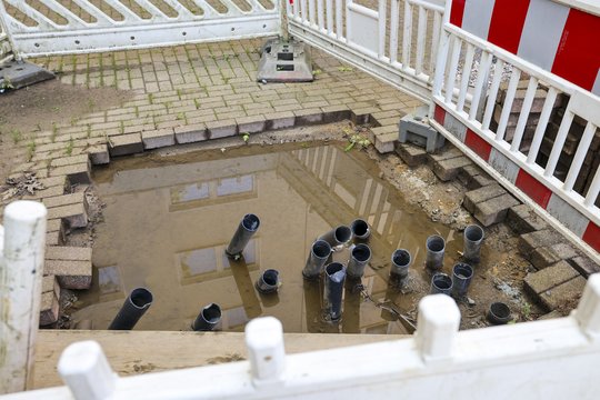 Vokietijoje po gyvenamuoju namu aptikus ertmę, dėl rizikos, kad pastatas sugrius, evakuoti 83 gyventojai