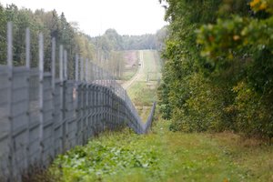 VSAT: praėjusią parą į šalį neįleistas vienas nelegaliai sieną kirsti mėginęs migrantas