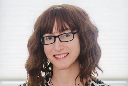 Freida McFadden: kaip smegenų traumų specialistė tapo trilerių autore