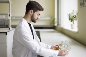 Ligoninės vaistininkų poreikis ateityje vis didės: papasakojo, kuo skiriasi nuo įprastų vaistininkų