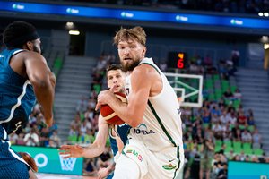 Testai prieš olimpinę atranką baigti: Lietuvos rinktinė klampiose rungtynėse dramatiškai krito prieš slovėnus