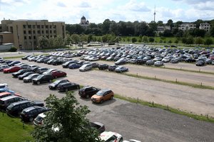 Vilniaus savivaldybės planai statyti konferencijų centrą šalia Seimo vis dar kelia klausimų parlamentarams