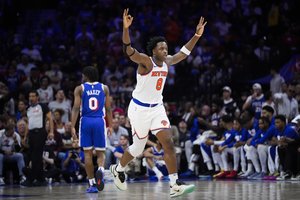 „Knicks“ vasaros darbai tęsiasi: puolėjui įteikė kosminės vertės sutartį