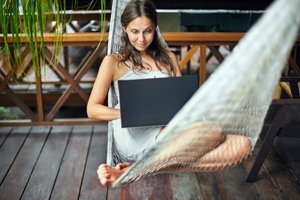 Po darbostogų – nemalonus siurprizas: kaip išvykoje „nepraatostogauti“ jautrių įmonės duomenų?