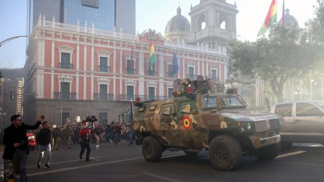 Sulaikytas Bolivijos kariuomenės vadas generolas: kaltinamas terorizmu ir ginkluotu sukilimu prieš vyriausybę