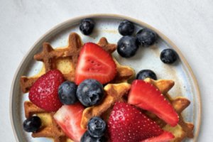 Vafliai su kefyru be cukraus: puikus receptas atostogų pusryčiams ir ne tik