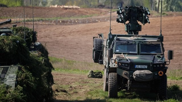 L. Kasčiūnas aptarė artimiausius gynybos planus: numatomas naujas Baltijos šalių apsaugos projektas