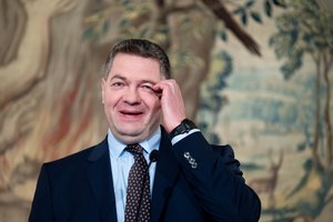 „Darbiečiams“ vadovavęs A. Mazuronis apsisprendė: traukiasi iš partijos