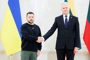 G. Nausėda ir V. Zelenskis pasirašė paramos susitarimą: Lietuva įsipareigojo dešimtmetį Ukrainai skirti 0,25 proc. BVP