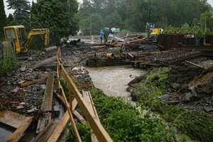 Gamtos stichijos talžė Slovakiją: paralyžiuotas ligoninų darbas, dalis kelių tapo nepravažiuojami