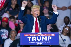 Audras keliančiuose debatuose D. Trumpas gynė sprendimą trauktis iš Paryžiaus sutarties dėl klimato kaitos