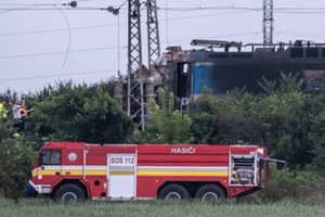 Žmonių, žuvusių per traukinio ir autobuso susidūrimą Slovakijoje, skaičius padidėjo iki septynių