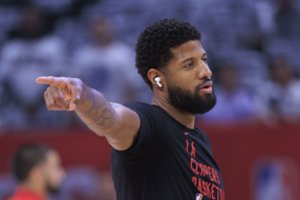 Permainų vėjai NBA – P. George’as keliasi į „Philadelphia 76ers“, darbovietę keis ir K. Thompsonas