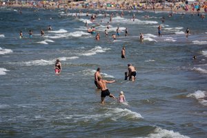 Tragedija paženklintas savaitgalis pajūryje: prakaitavę gelbėtojai šiurpo nuo poilsiautojų elgesio