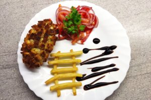 Legendiniai „Astros“ kotletai lengvai atgims ir jūsų virtuvėje: dalijasi slaptu įdaro receptu