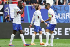 Belgai kraunasi lagaminus – Prancūzijos futbolininkai paskutinėmis minutėmis pagriebė bilietą į ketvirtfinalį