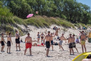 Sezonas – pačiame įkarštyje, o žmonių vis neranda: štai kurių darbuotojų pajūryje laukia išskėstomis rankomis