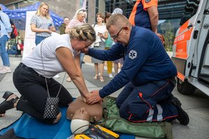 Psichologės patarimai: kaip nepasimesti situacijose, kai šalia esančiam būtina pirmoji pagalba