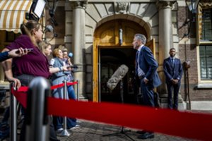 Buvęs šnipų vadas bus prisaikdintas naujuoju Nyderlandų premjeru