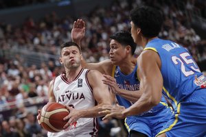 Olimpinė krepšinio atranka: skaudūs kirčiai latviams bei kroatams, spartuolis G. Antetokounmpo ir paskutinio turo aritmetika