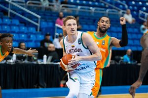 Įtempta naktis su laiminga pabaiga: Lietuvos rinktinė paskutinėmis sekundėmis palaužė Dramblio Kaulo Krantą