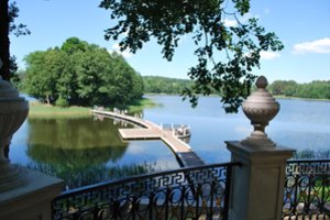 Lietuvos pilys ir dvarai kviečia Valstybės dieną švęsti jų istoriniuose parkuose ir soduose