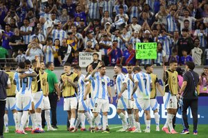 Argentinos futbolininkai po baudinių serijos įsiropštė į „Copa America“ pusfinalį