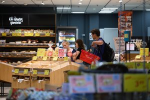 Po apsilankymo parduotuvėje vaiką auginanti moteris pasijuto itin nejaukiai – teko aiškintis apsaugos darbuotojui