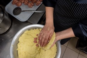 Pasižvalgėme, kuriame mieste cepelinai – brangiausi, o kur už juos mokėsite mažiausiai: nustebsite, kas paaiškėjo