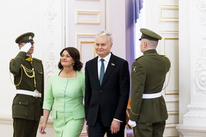 Įteikti valstybiniai apdovanojimai nusipelniusiems žmonėms: tarp jų – Vokietijos kariuomenės vadas, PAGD direktorius