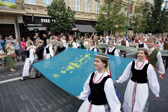 Iškilmingos Dainų šventės eitynės.<br>V.Skaraičio nuotr.