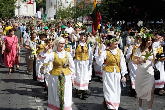 Iškilmingos Dainų šventės eitynės.<br>V.Skaraičio nuotr.