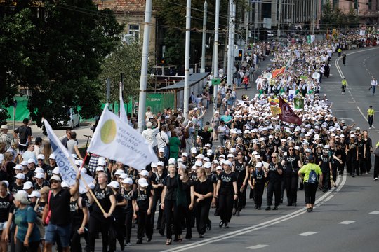 Iškilmingos Dainų šventės eitynės.<br>V.Skaraičio nuotr.