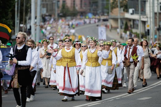 Iškilmingos Dainų šventės eitynės.<br>V.Skaraičio nuotr.