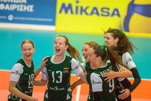 Istorinį setą laimėjusi Lietuvos U18 merginų tinklinio rinktinė nusileido Europos grandams