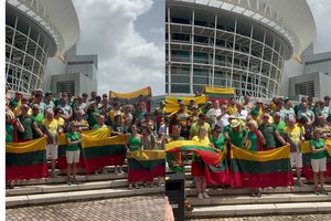 Liepos 6-osios tradicija tęsiasi ir kitapus Atlanto: lietuviai ir San Chuane giedojo Tautišką giesmę