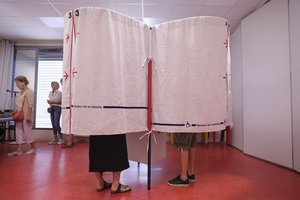 Prancūzijoje vyksta lemiamas parlamento rinkimų ratas