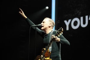 Lietuvoje koncertuosiantis pasaulinio garso rokeris Bryanas Adamsas: 9 didžiausi hitai