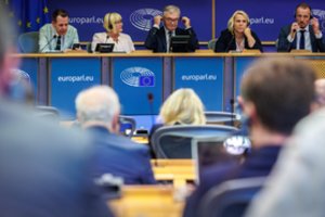 Prancūzijos „Nacionalinis sambūris“ jungiasi prie V. Orbano buriamos kraštutinių dešiniųjų frakcijos Europos Parlamente