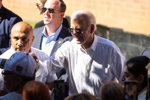 J. Bideno gydytojas paneigė susirūpinimą dėl neurologo vizitų į Baltuosius rūmus