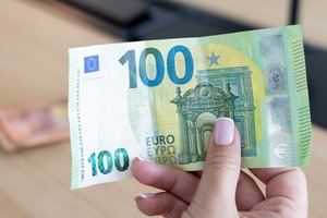 Šiauliuose iš moters sukčiai išviliojo 7,5 tūkst. eurų